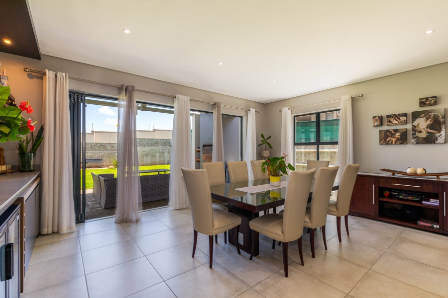 To Let 4 Bedroom Property for Rent in Kingswood Golf Estate Western Cape